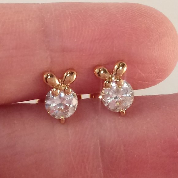 18K Yellow Gold Plated Diamond Zircon Butterfly Stud Earrings .66ctw AAA Gift - Picture 2 of 6